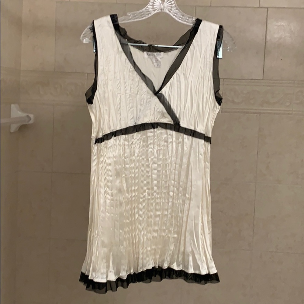 White House black market top